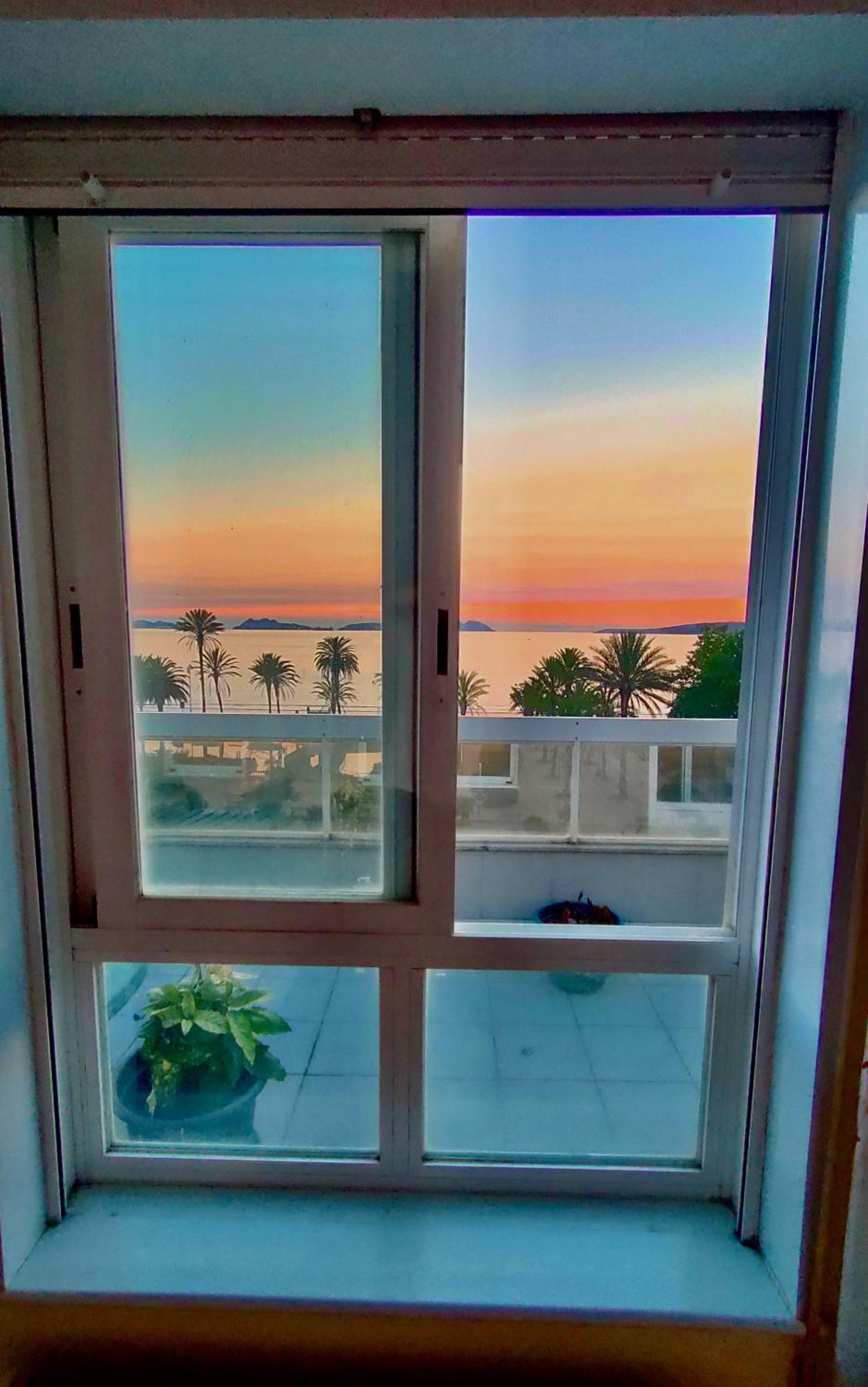 Samil Apartment, Primera Linea De Playa Con Wifi Y Garaje Vigo Exteriör bild