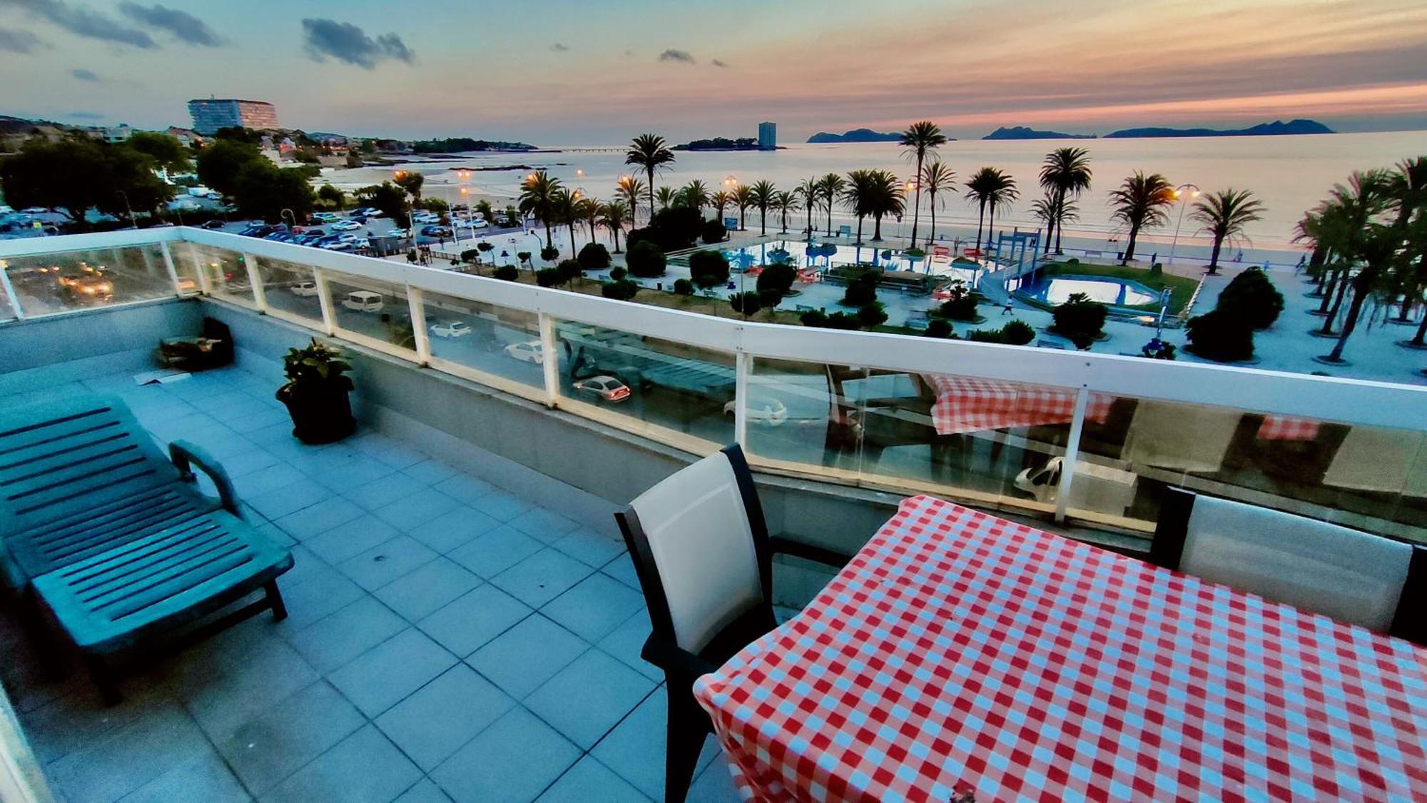 Samil Apartment, Primera Linea De Playa Con Wifi Y Garaje Vigo Exteriör bild